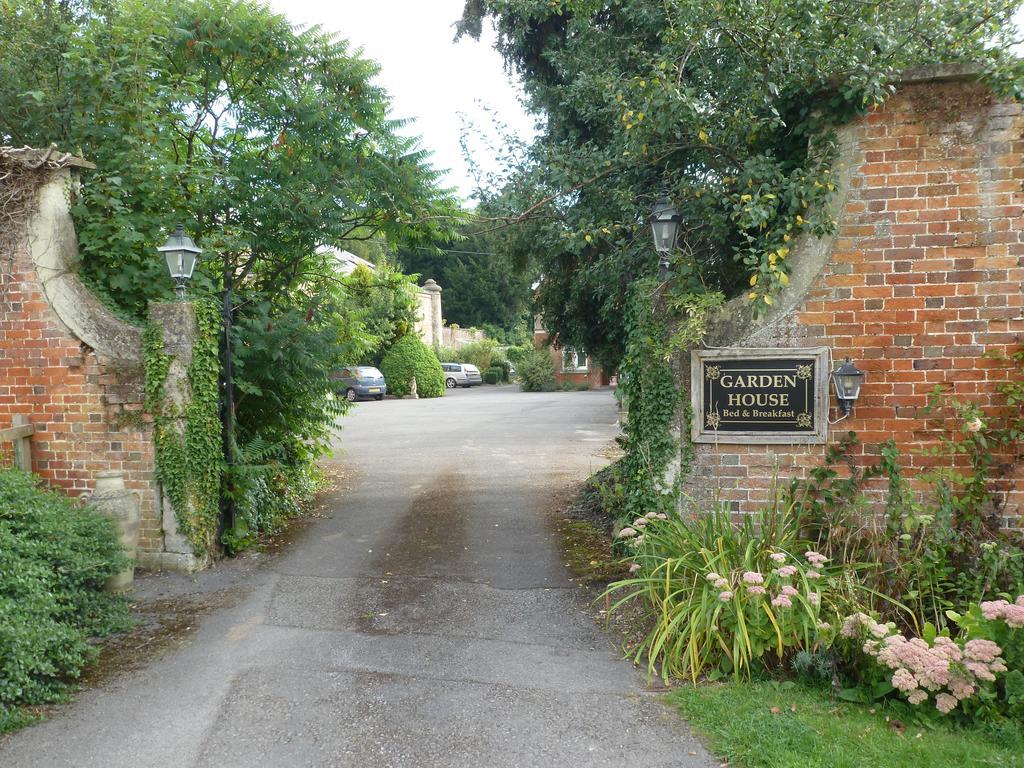 The Garden House Grittleton Bed & Breakfast エクステリア 写真